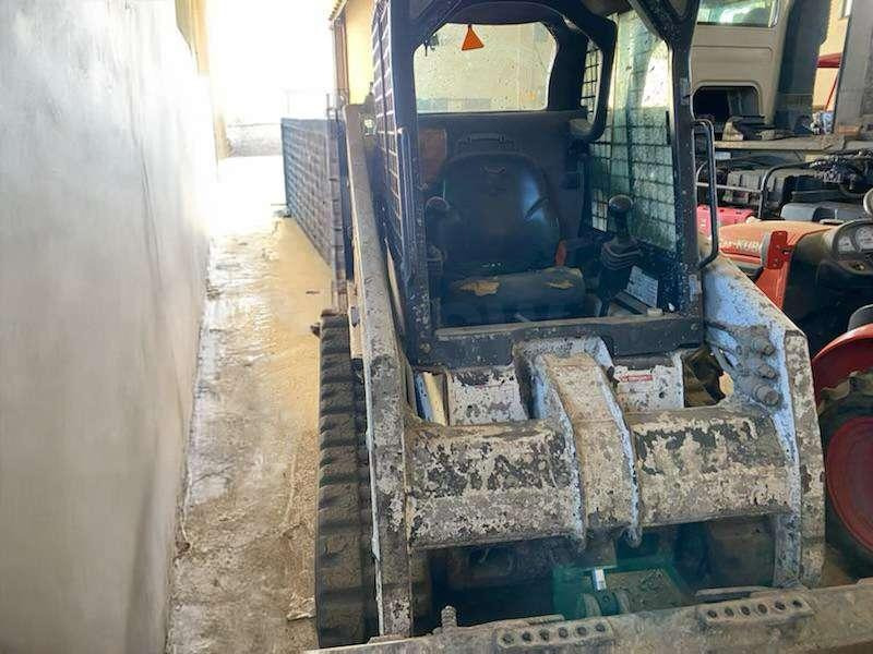 Bobcat T140 - اللودر المجنزر صغير: صور 1 Bobcat T140 - اللودر المجنزر صغير: صور 1