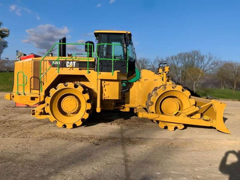 Caterpillar 825H - مدماج: صور 2 Caterpillar 825H - مدماج: صور 2