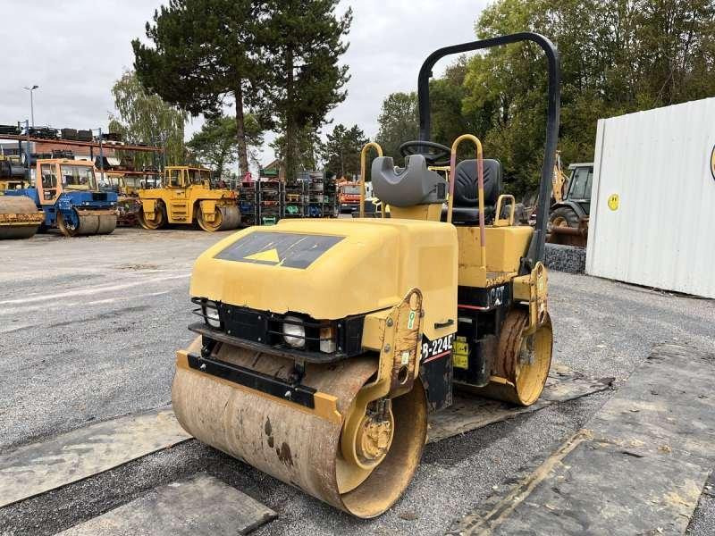 Caterpillar CB-224E - مدحلة الأسفلت: صور 3 Caterpillar CB-224E - مدحلة الأسفلت: صور 3