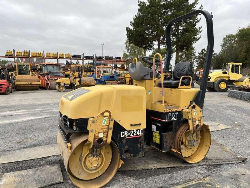 Caterpillar Compacteur Tandem / Double Billes CB-224E - مدحلة الأسفلت: صور 4 Caterpillar Compacteur Tandem / Double Billes CB-224E - مدحلة الأسفلت: صور 4