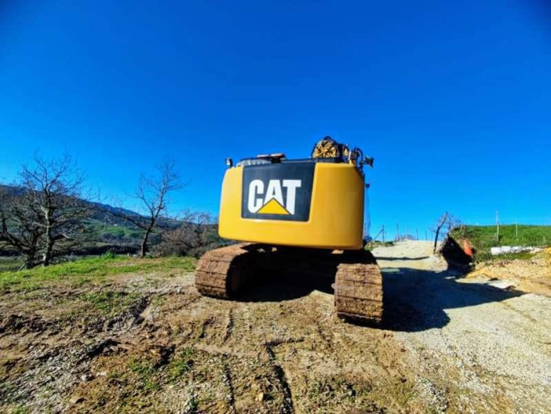 Caterpillar Pelle sur Chenilles 320E LRR - حفارات زحافة: صور 4 Caterpillar Pelle sur Chenilles 320E LRR - حفارات زحافة: صور 4