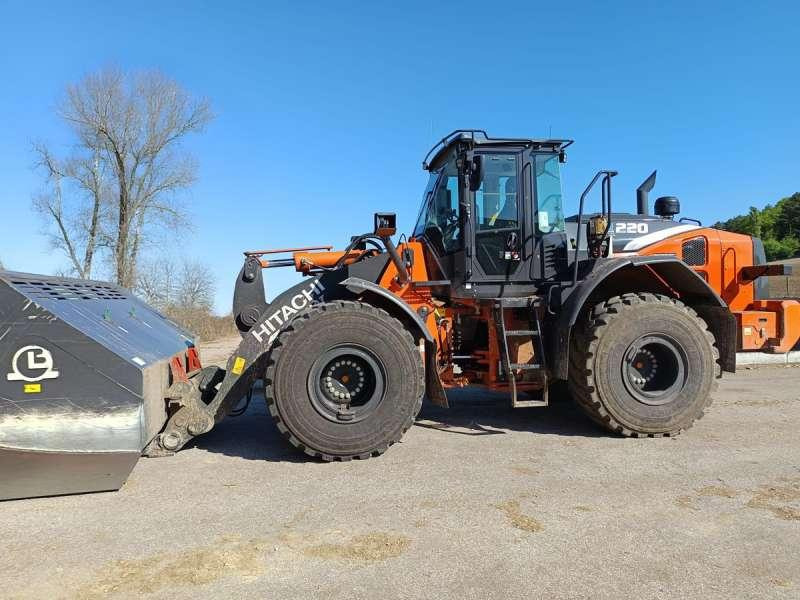 Hitachi ZW220-7 - اللودر بعجل: صور 1 Hitachi ZW220-7 - اللودر بعجل: صور 1
