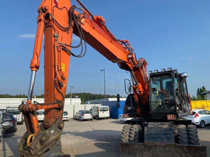 Hitachi ZX170W-5B - حفارة على عجلات: صور 4 Hitachi ZX170W-5B - حفارة على عجلات: صور 4