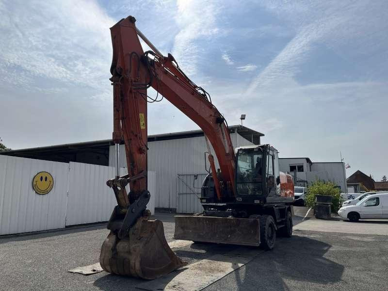 Hitachi ZX210W-3 - حفارة على عجلات: صور 2 Hitachi ZX210W-3 - حفارة على عجلات: صور 2