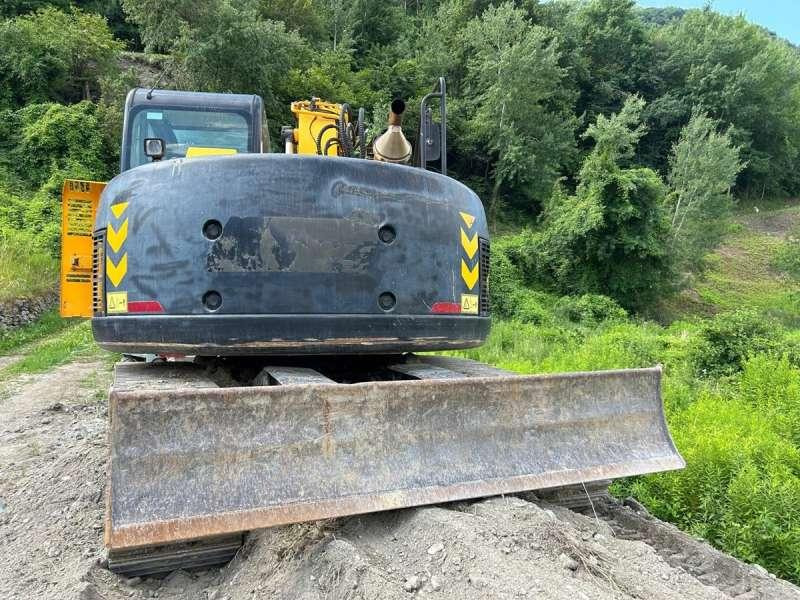 Jcb JZ140LC MACHINE SUISSE - حفارات زحافة: صور 2 Jcb JZ140LC MACHINE SUISSE - حفارات زحافة: صور 2
