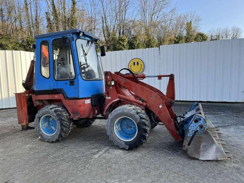 Kubota R520 - حفار متعدد الاستخدام: صور 1 Kubota R520 - حفار متعدد الاستخدام: صور 1