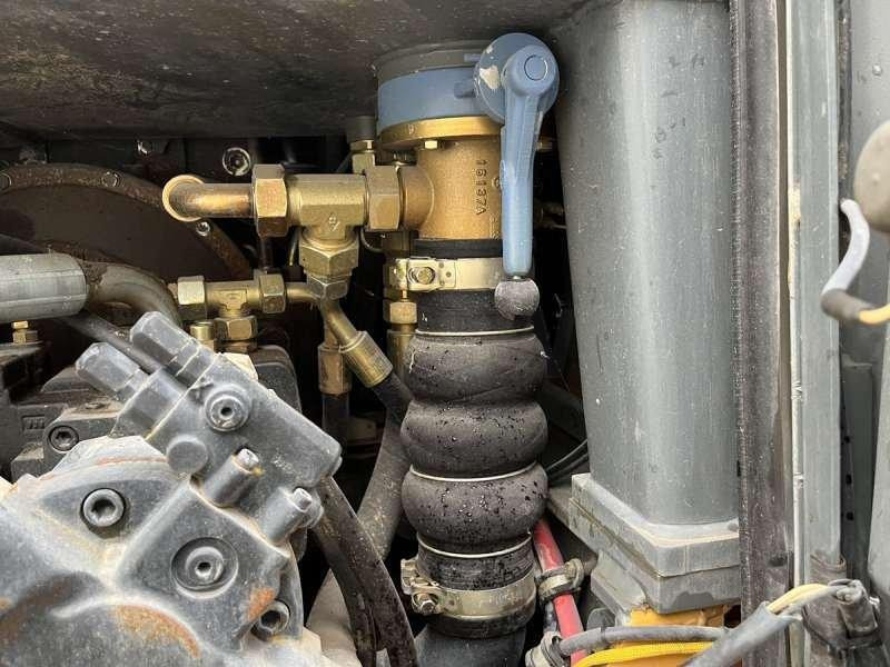 اللودر بعجل Liebherr L554: صور 29 اللودر بعجل Liebherr L554: صور 29