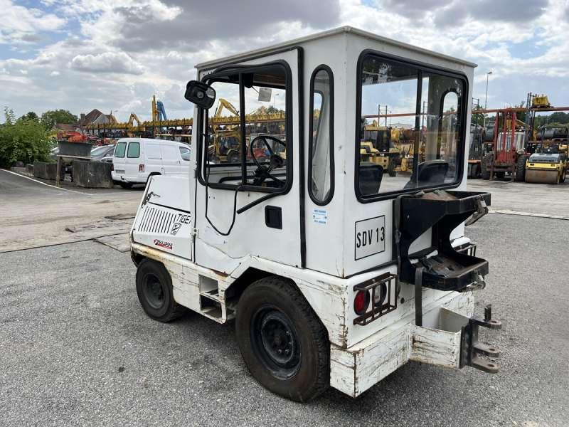 TAYLOR-DUNN TC-40 - جرار: صور 5 TAYLOR-DUNN TC-40 - جرار: صور 5