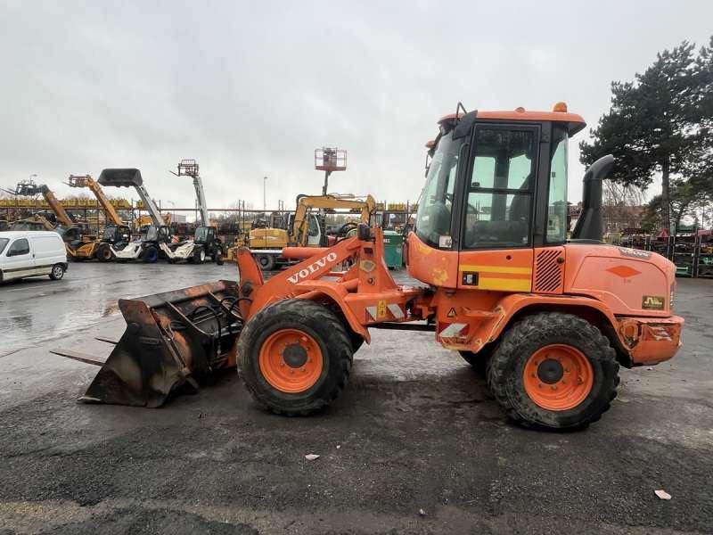 Volvo L30G - اللودر بعجل: صور 4 Volvo L30G - اللودر بعجل: صور 4