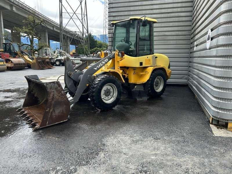 لودر مفصلي صغير Volvo L30Z: صور 6