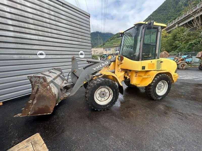 لودر مفصلي صغير Volvo L30Z: صور 9