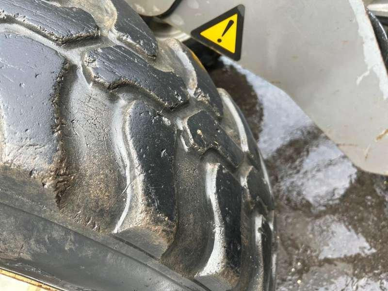 لودر مفصلي صغير Volvo L30Z: صور 50