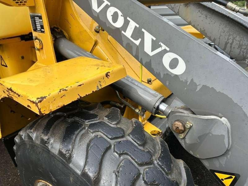 لودر مفصلي صغير Volvo L30Z: صور 31