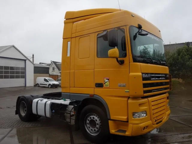 DAF XF 105.460 2 diesel tanken - شاحنة جرار: صور 1 DAF XF 105.460 2 diesel tanken - شاحنة جرار: صور 1
