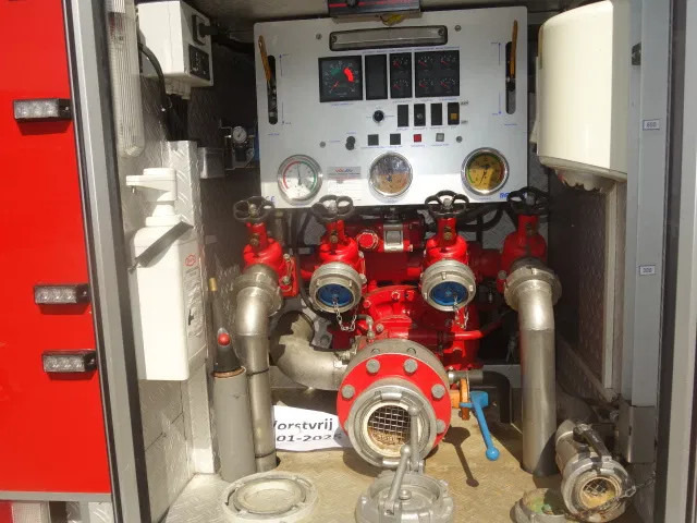 MAN LE 220C GODIVA POMP 2000 LITER TANK,MANUAL GEARBOX - المطافئ: صور 5 MAN LE 220C GODIVA POMP 2000 LITER TANK,MANUAL GEARBOX - المطافئ: صور 5