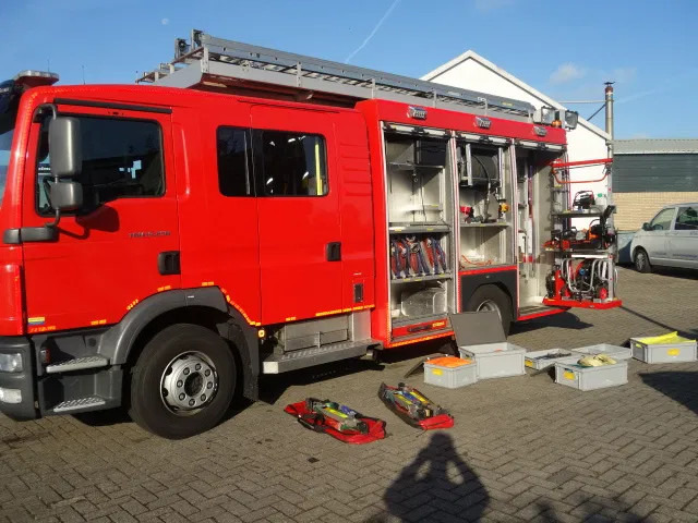 MAN TGM 15.250 FIRE TRUCK,2000 LITER TANK, FOAM TANK, AIRCO,WITH EQUIPMENT - المطافئ: صور 2 MAN TGM 15.250 FIRE TRUCK,2000 LITER TANK, FOAM TANK, AIRCO,WITH EQUIPMENT - المطافئ: صور 2
