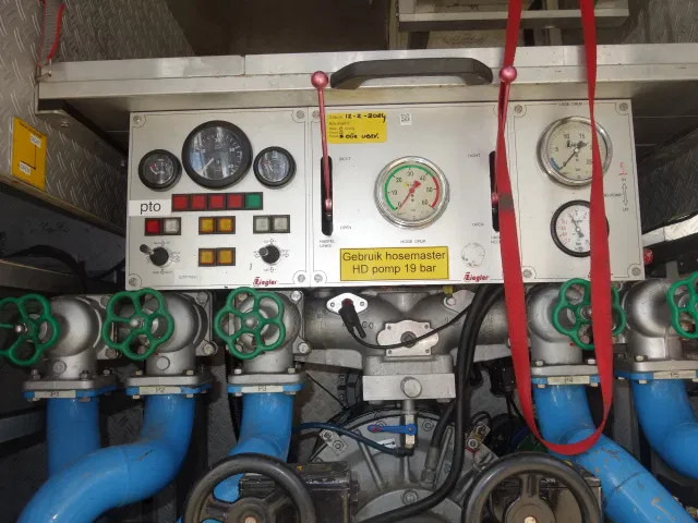 Mercedes-Benz Actros 1831 4X4 ZIEGLER BOMBEROS POMP,2500 L TANK - المطافئ: صور 4 Mercedes-Benz Actros 1831 4X4 ZIEGLER BOMBEROS POMP,2500 L TANK - المطافئ: صور 4