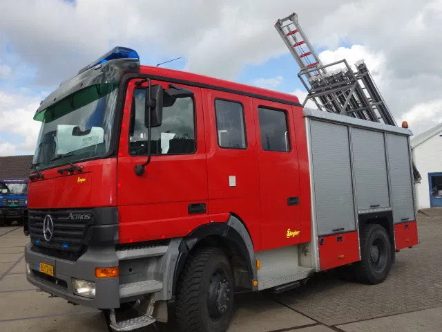 Mercedes-Benz Actros 1831 4X4 ZIEGLER BOMBEROS POMP,2500 L TANK - المطافئ: صور 3 Mercedes-Benz Actros 1831 4X4 ZIEGLER BOMBEROS POMP,2500 L TANK - المطافئ: صور 3