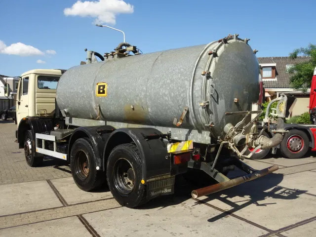 Mercedes-Benz MB 2222 6X4 WATERTANKER WITH PUMP - شاحنة صهريج: صور 3 Mercedes-Benz MB 2222 6X4 WATERTANKER WITH PUMP - شاحنة صهريج: صور 3