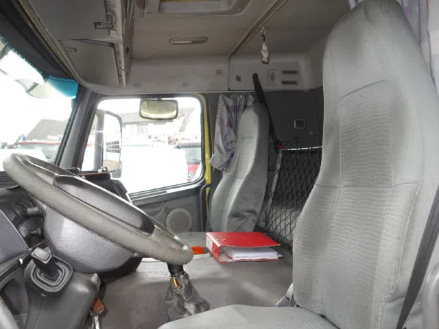 Volvo FM 12 18500liter tank,AIRCO,MANUAL GEARBOX - شاحنة صهريج: صور 5 Volvo FM 12 18500liter tank,AIRCO,MANUAL GEARBOX - شاحنة صهريج: صور 5