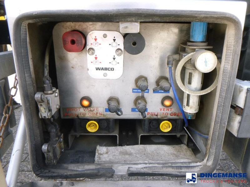 مقطورة صهريج Kässbohrer Bitumen tank inox 33 m3 / 1 comp: صور 9