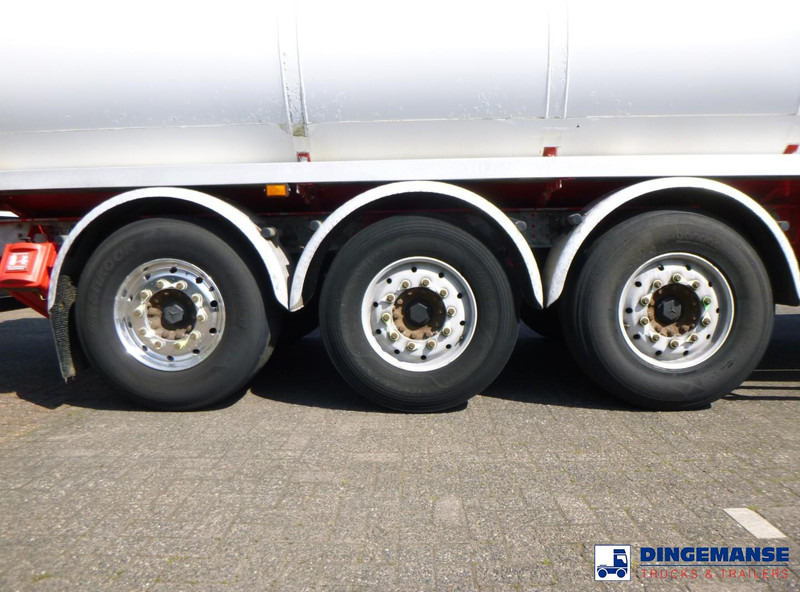 Lakeland Fuel tank alu 42.8 m3 / 6 comp - نصف مقطورة صهريج: صور 5 Lakeland Fuel tank alu 42.8 m3 / 6 comp - نصف مقطورة صهريج: صور 5