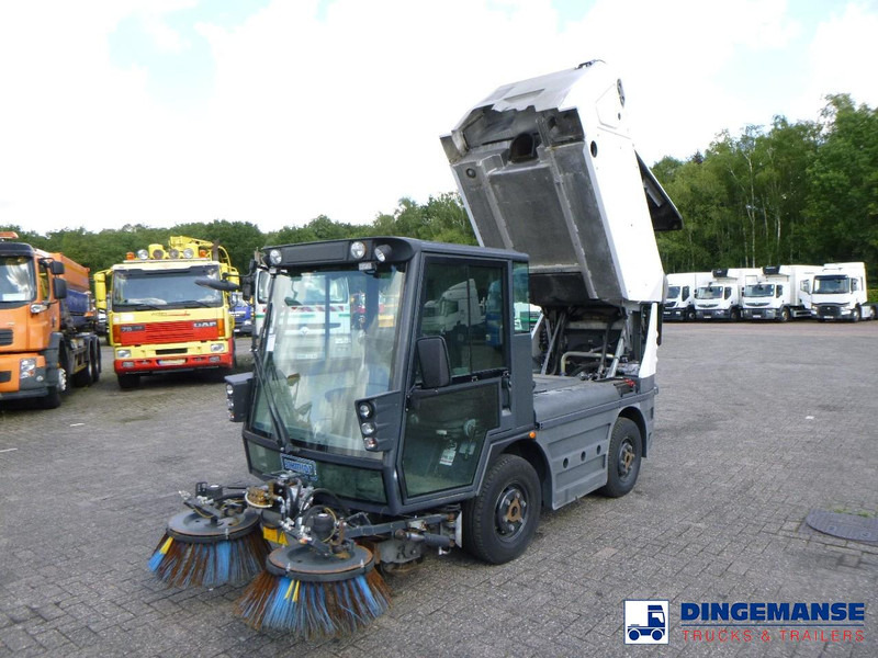 Schmidt Compact 200 street sweeper - سياره كنس شوارع: صور 5 Schmidt Compact 200 street sweeper - سياره كنس شوارع: صور 5
