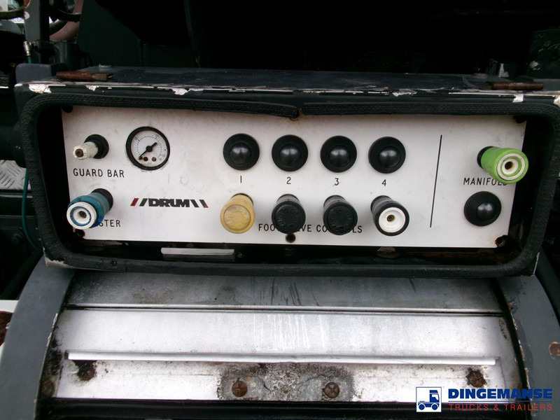 شاحنة صهريج Volvo FL 240 4x2 RHD fuel tank 13 m3 / 4 comp: صور 11 شاحنة صهريج Volvo FL 240 4x2 RHD fuel tank 13 m3 / 4 comp: صور 11