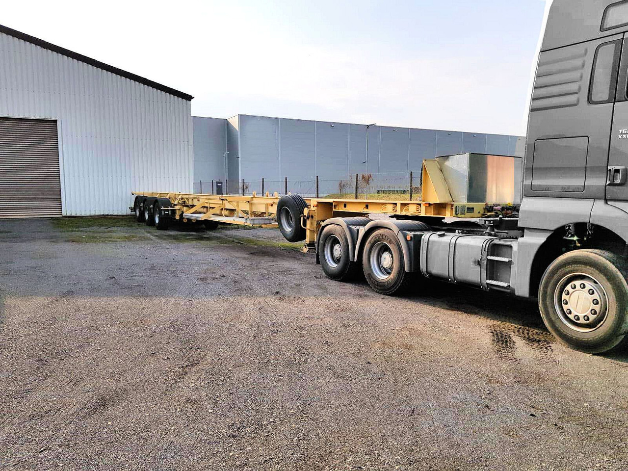 Goldhofer 3-Achs SPZ-DL3-38/80 Spezial 20,5meter + 3xLenk - عربة مسطحة منخفضة نصف مقطورة: صور 1 Goldhofer 3-Achs SPZ-DL3-38/80 Spezial 20,5meter + 3xLenk - عربة مسطحة منخفضة نصف مقطورة: صور 1