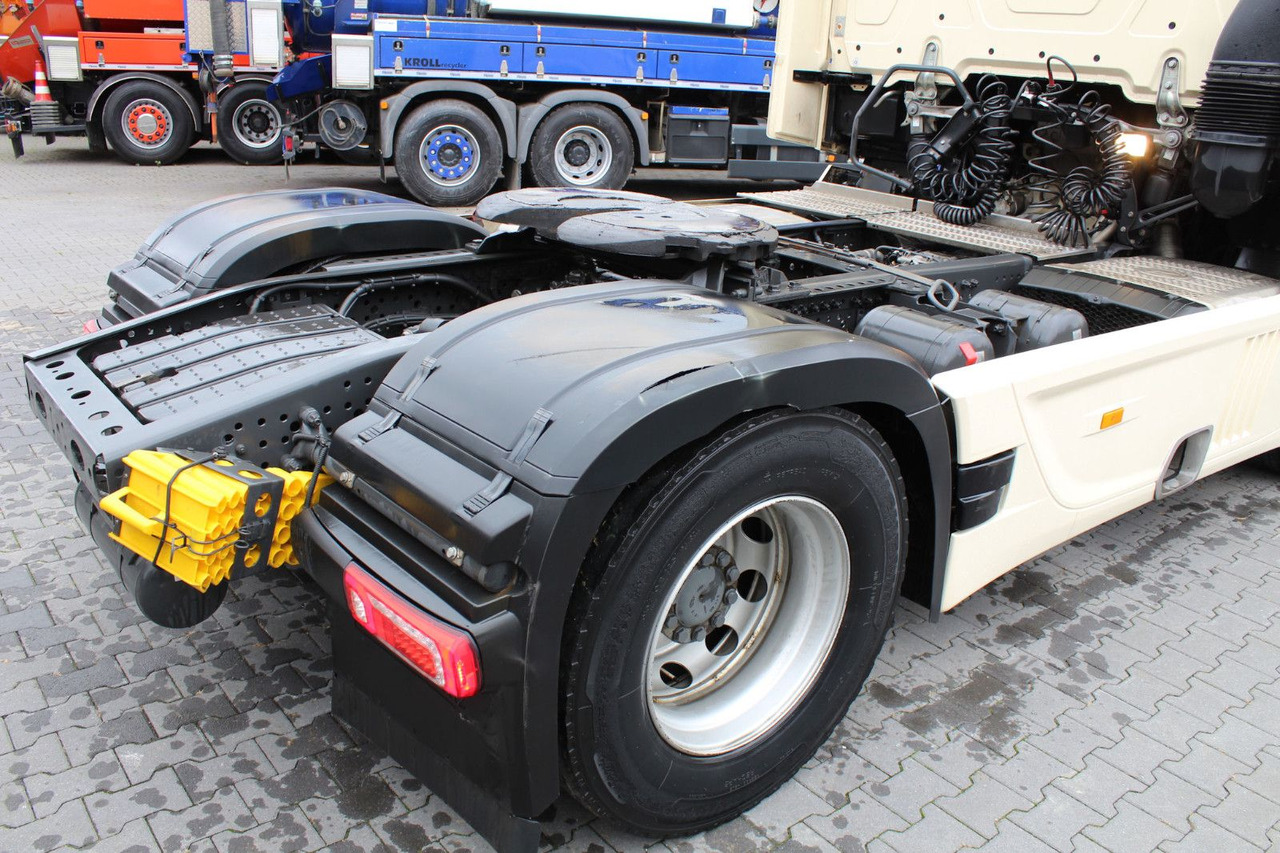 Mercedes-Benz Actros 1848 LS 4x2 BigSpace (MP5) Vollverspoiler - شاحنة جرار: صور 5 Mercedes-Benz Actros 1848 LS 4x2 BigSpace (MP5) Vollverspoiler - شاحنة جرار: صور 5