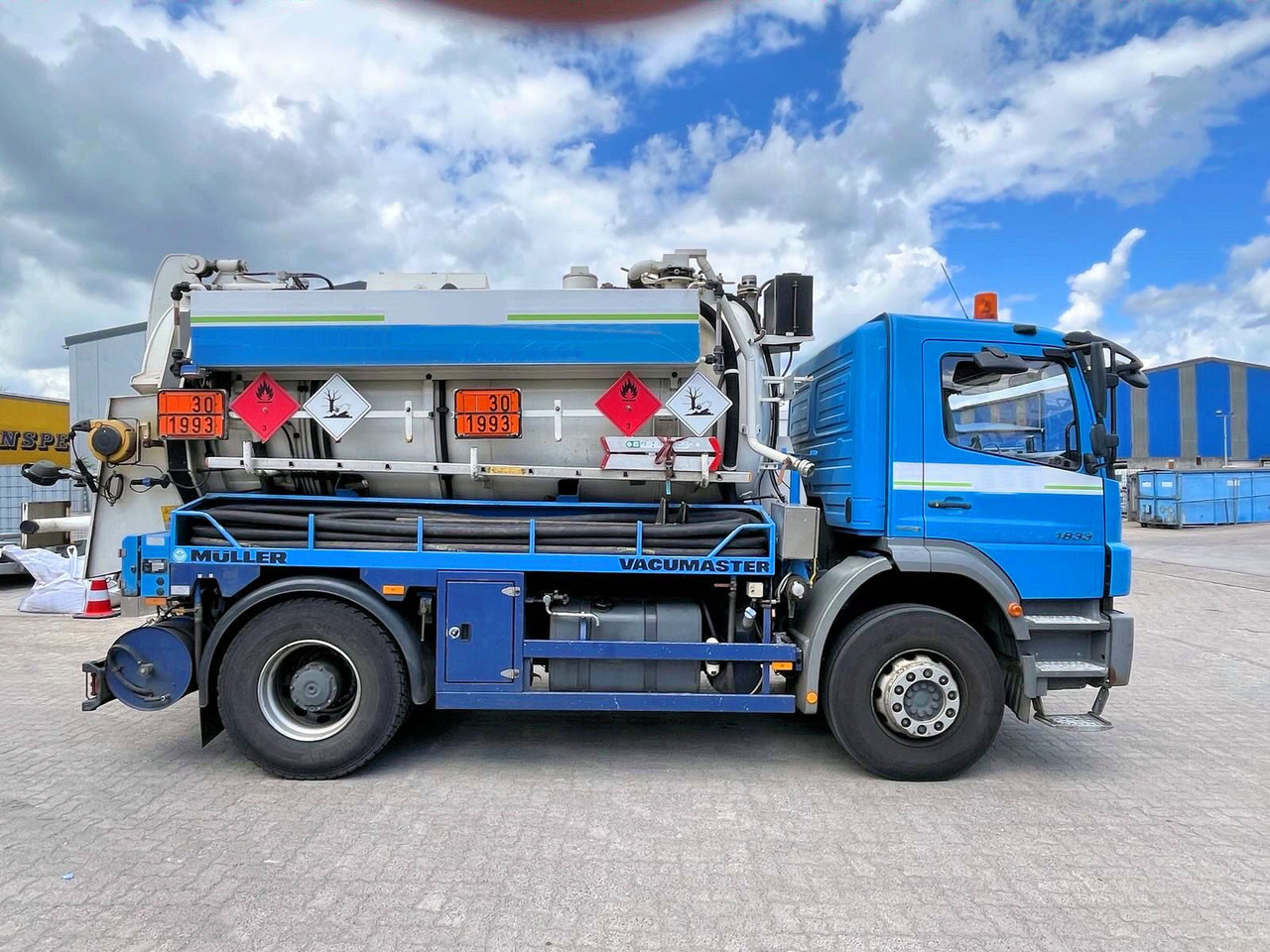 Mercedes-Benz Axor 1833 Müller 9,5m³ Saug u.Druck+HD-Spül +ADR - فراغ شاحنة: صور 1 Mercedes-Benz Axor 1833 Müller 9,5m³ Saug u.Druck+HD-Spül +ADR - فراغ شاحنة: صور 1