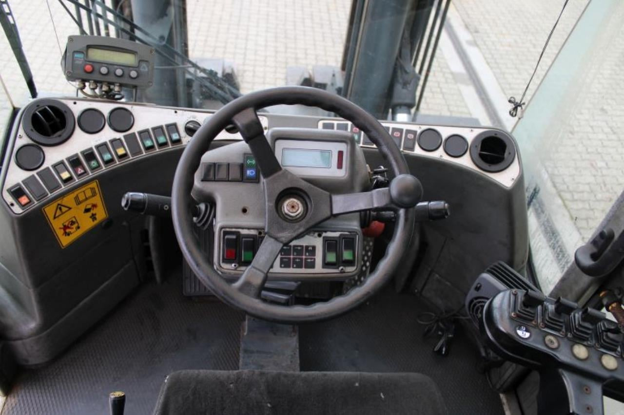 Kalmar DCD160-12 - رافعة شوكية ديزل: صور 4 Kalmar DCD160-12 - رافعة شوكية ديزل: صور 4