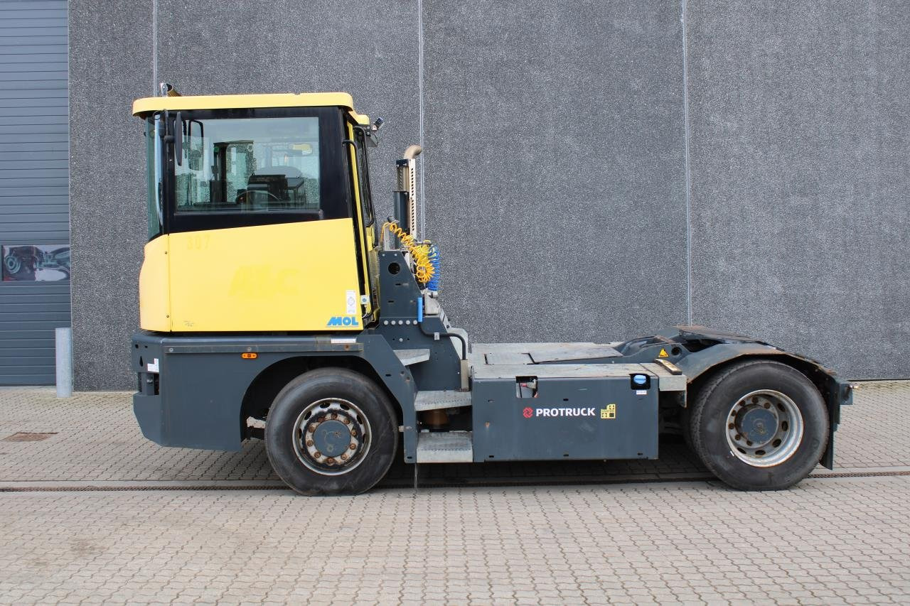 جرارات صالات المطارات MOL RM255 4X4: صور 1