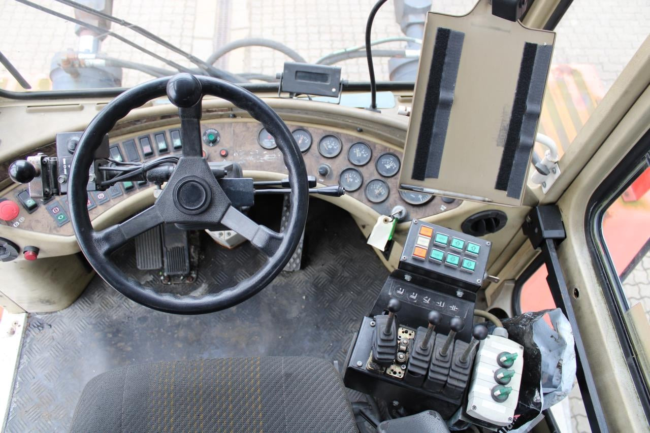 SveTruck 35120-50 - رافعة شوكية ديزل: صور 4 SveTruck 35120-50 - رافعة شوكية ديزل: صور 4