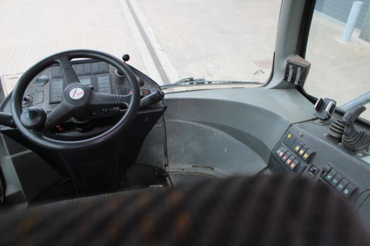 Terberg RT222 - جرارات صالات المطارات: صور 4 Terberg RT222 - جرارات صالات المطارات: صور 4