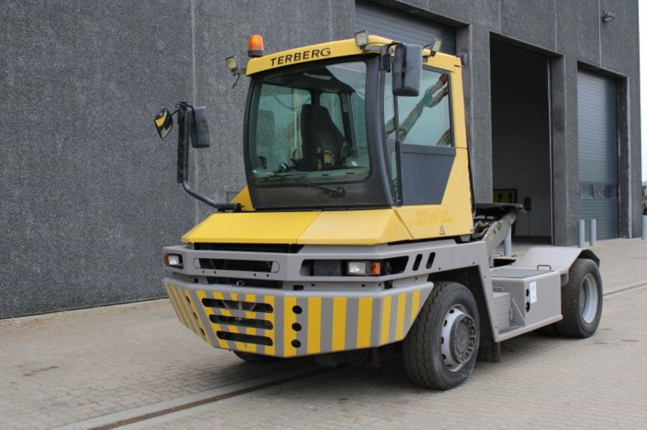 Terberg RT222 - جرارات صالات المطارات: صور 2 Terberg RT222 - جرارات صالات المطارات: صور 2