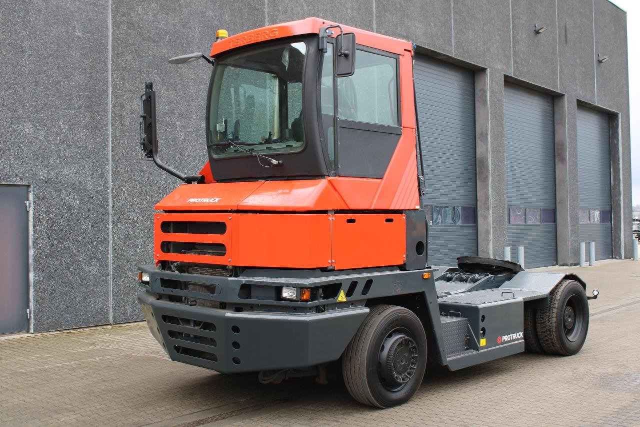 Terberg RT222 - جرارات صالات المطارات: صور 2 Terberg RT222 - جرارات صالات المطارات: صور 2