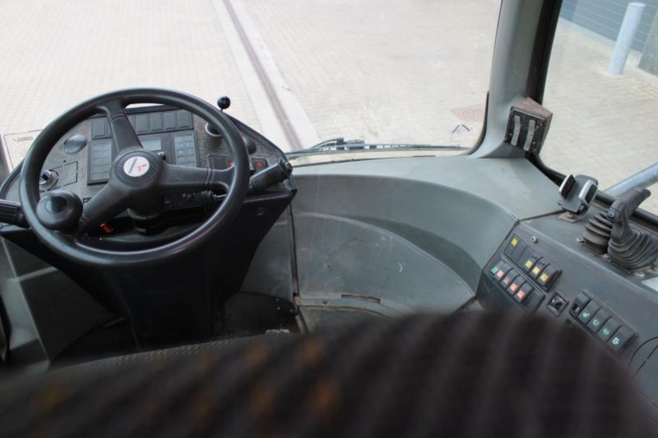 Terberg RT222 - جرارات صالات المطارات: صور 4 Terberg RT222 - جرارات صالات المطارات: صور 4