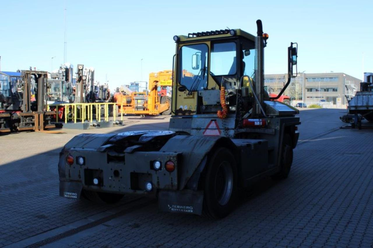 Terberg RT223 - جرارات صالات المطارات: صور 3 Terberg RT223 - جرارات صالات المطارات: صور 3