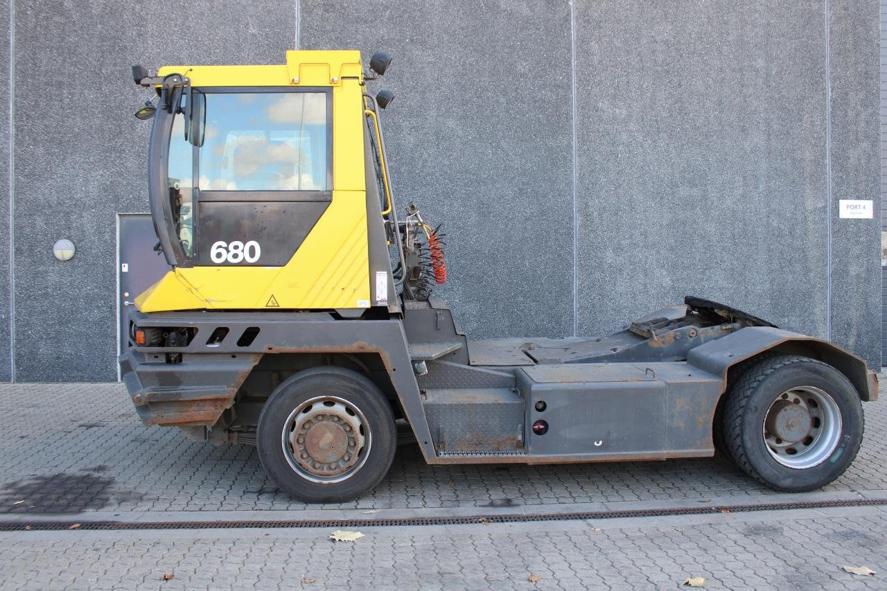 Terberg RT282 - جرارات صالات المطارات: صور 1 Terberg RT282 - جرارات صالات المطارات: صور 1