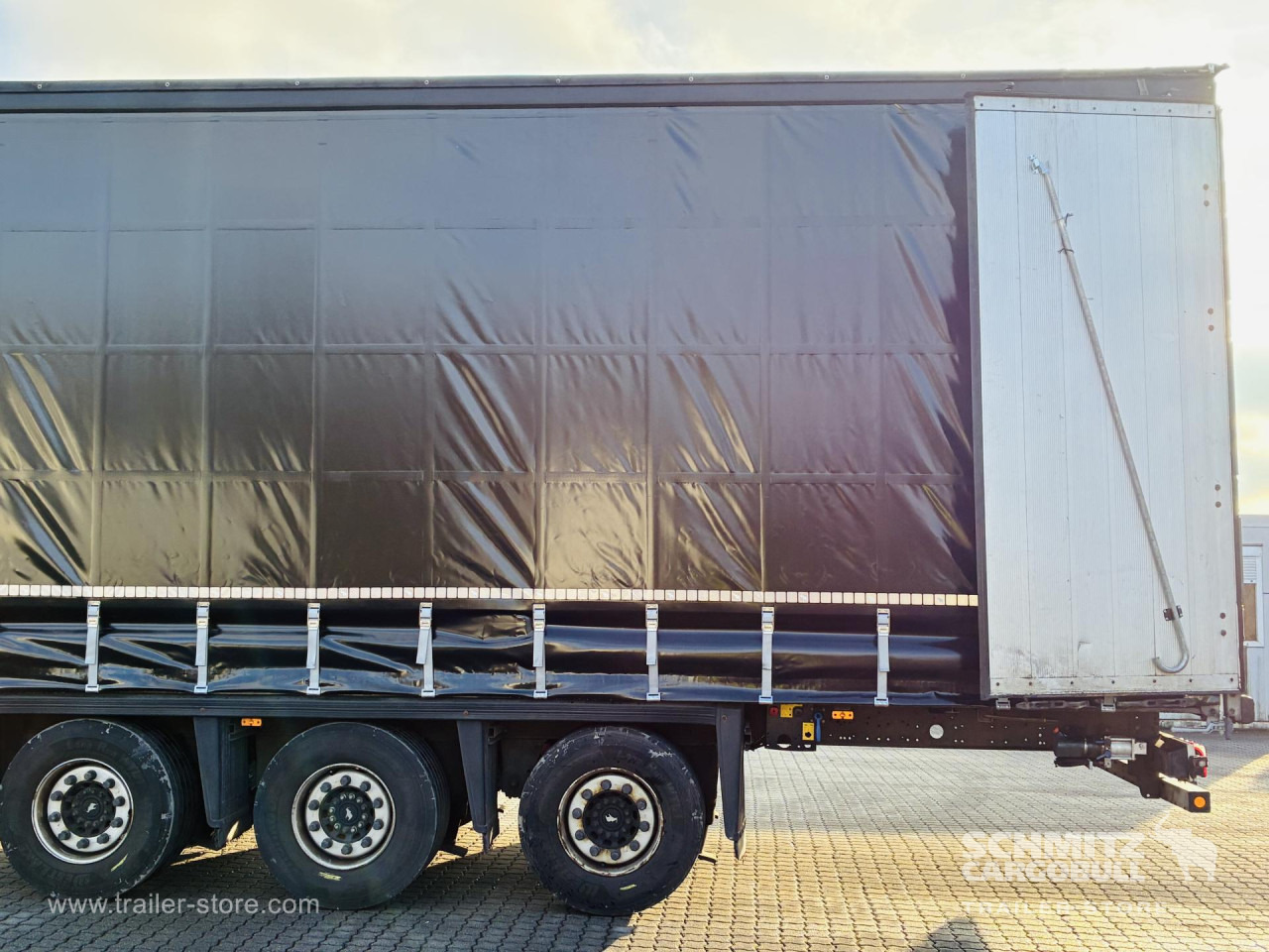 SCHMITZ Auflieger Curtainsider Mega - الخيمة نصف مقطورة: صور 4 SCHMITZ Auflieger Curtainsider Mega - الخيمة نصف مقطورة: صور 4