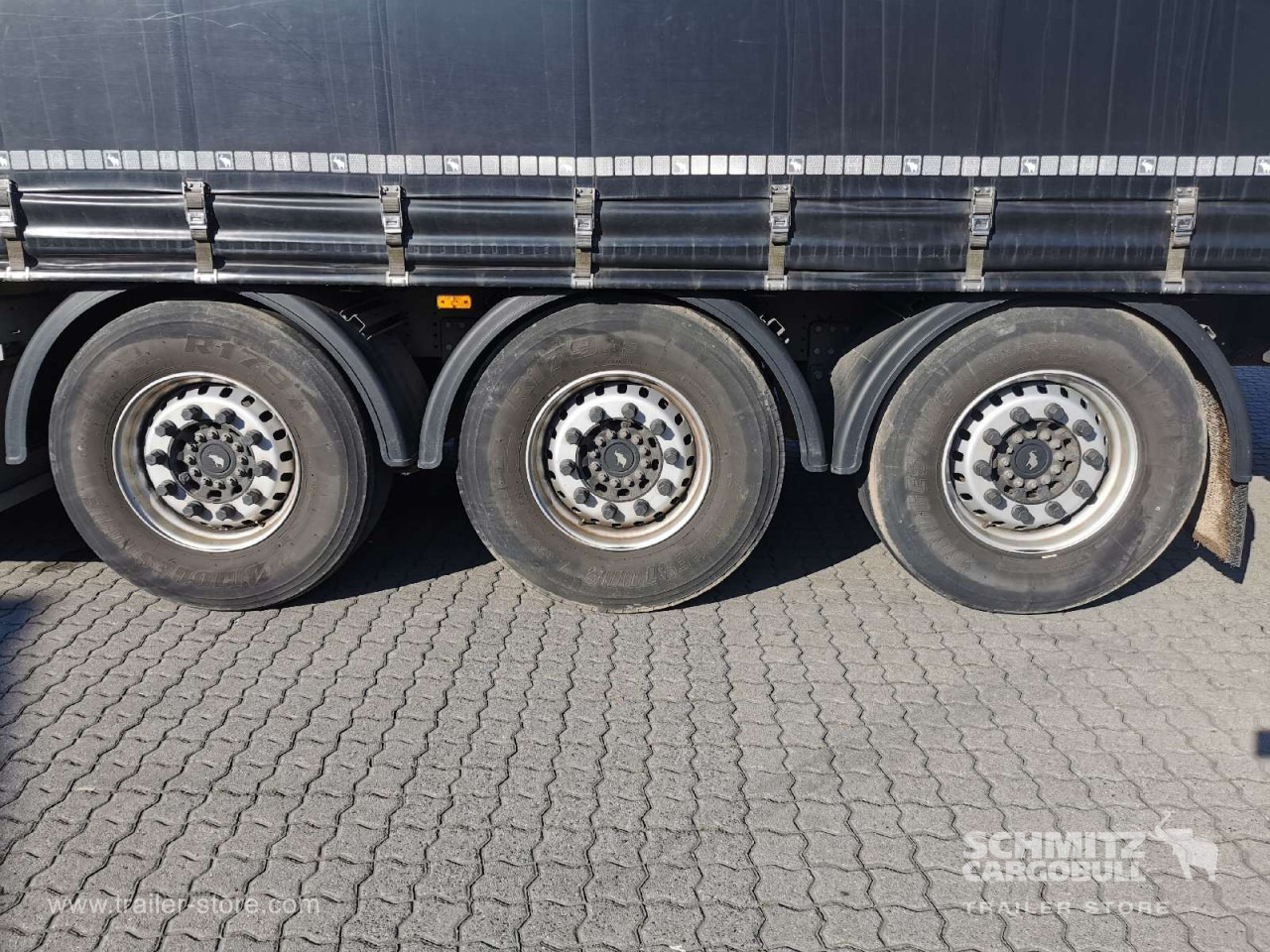 SCHMITZ Auflieger Curtainsider Standard - الخيمة نصف مقطورة: صور 2 SCHMITZ Auflieger Curtainsider Standard - الخيمة نصف مقطورة: صور 2