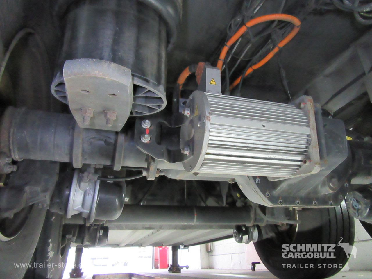 SCHMITZ Auflieger Tiefkühler Multitemp Taillift - متساوي نصف مقطورة: صور 3 SCHMITZ Auflieger Tiefkühler Multitemp Taillift - متساوي نصف مقطورة: صور 3