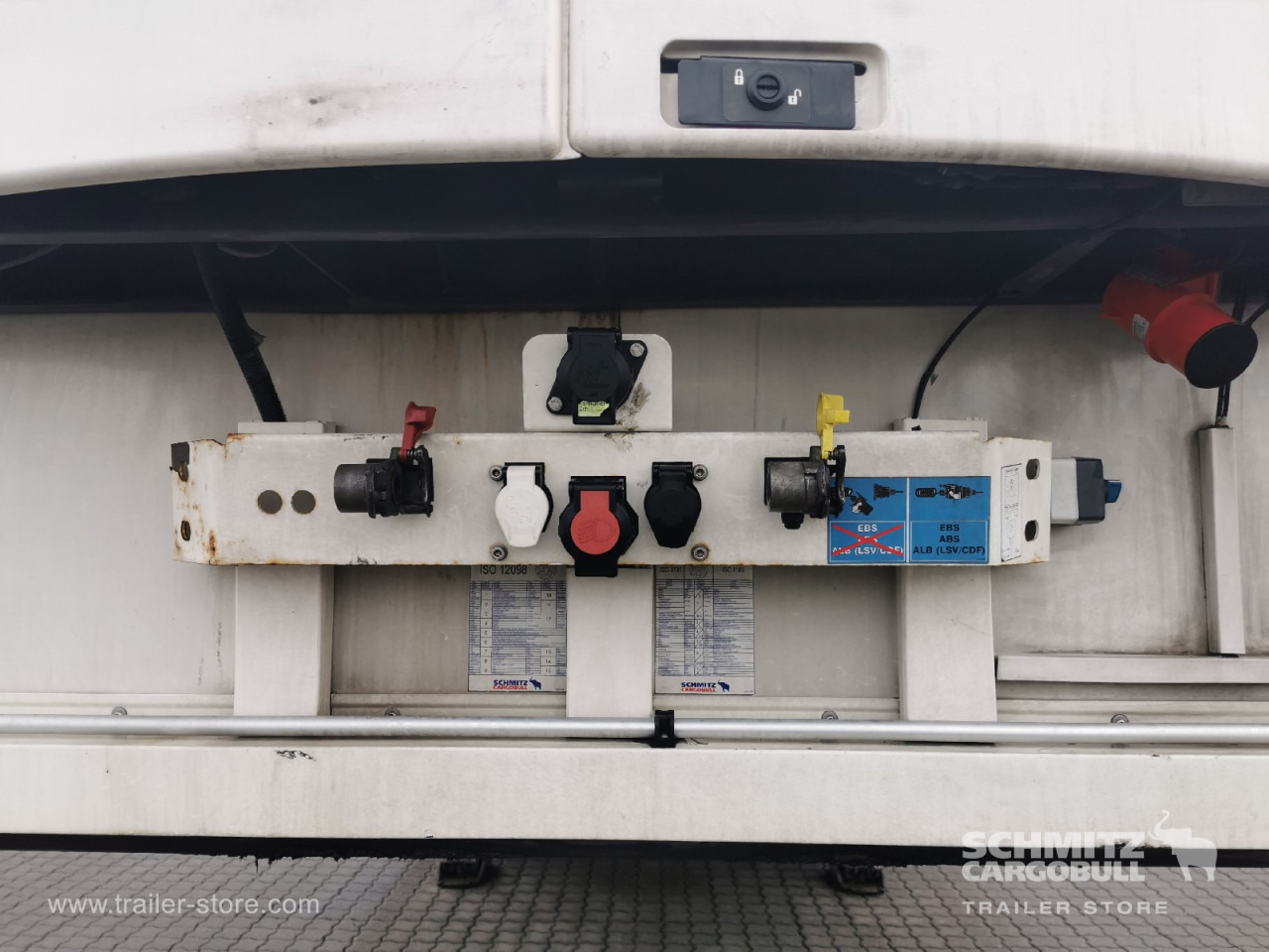 SCHMITZ Auflieger Tiefkühler Standard Double deck - متساوي نصف مقطورة: صور 4 SCHMITZ Auflieger Tiefkühler Standard Double deck - متساوي نصف مقطورة: صور 4