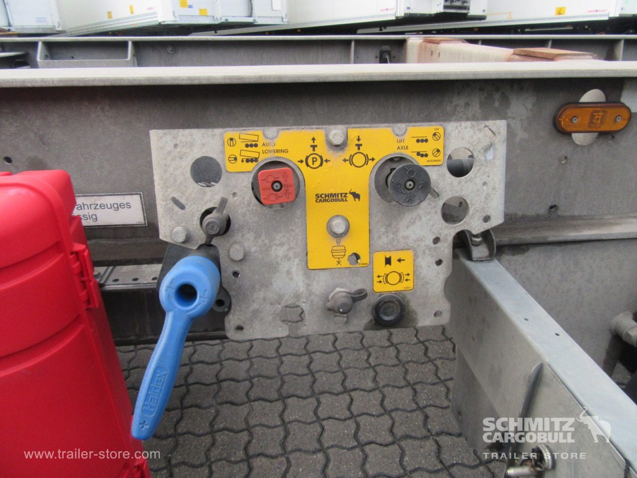 SCHMITZ Zentralachsanhänger Wechselfahrgestell - شاحنات الحاويات / جسم علوي قابل للتغيير مقطورة: صور 2 SCHMITZ Zentralachsanhänger Wechselfahrgestell - شاحنات الحاويات / جسم علوي قابل للتغيير مقطورة: صور 2