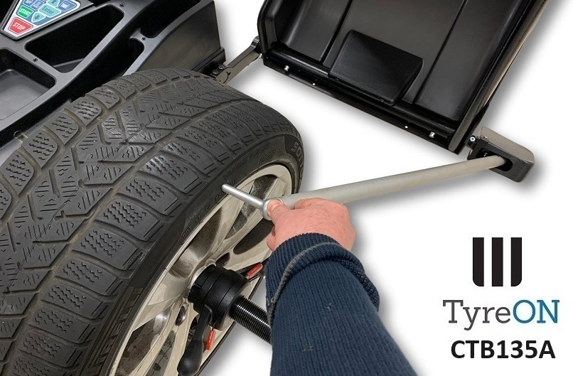 CTB135A wheel balancer - 5 ALU and 2 Steel programs - Auto input Distance + Diameter + Width - 230V - معدات الورش: صور 3 CTB135A wheel balancer - 5 ALU and 2 Steel programs - Auto input Distance + Diameter + Width - 230V - معدات الورش: صور 3