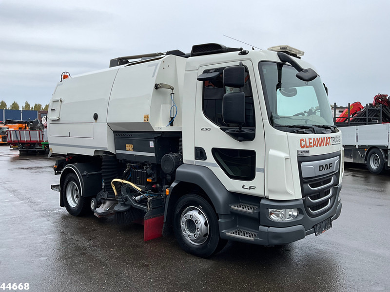 DAF FA LF 230 Euro 6 Johnston VT652 Just 87.278 km! - سياره كنس شوارع: صور 4 DAF FA LF 230 Euro 6 Johnston VT652 Just 87.278 km! - سياره كنس شوارع: صور 4