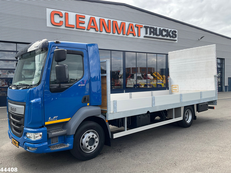 DAF FA LF 250 Euro 6 Autotransporter met laadklep - شاحنة نقل سيارات شاحنة: صور 1 DAF FA LF 250 Euro 6 Autotransporter met laadklep - شاحنة نقل سيارات شاحنة: صور 1