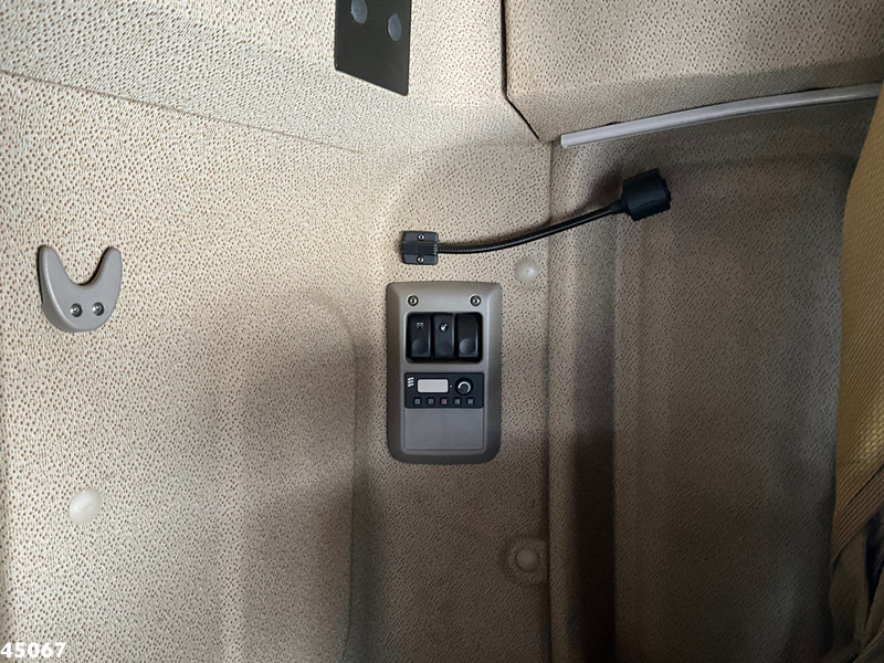 شاحنة كرين DAF FAX 85 CF 410 HMF 85 Tonmeter laadkraan + Fly-jib: صور 19 شاحنة كرين DAF FAX 85 CF 410 HMF 85 Tonmeter laadkraan + Fly-jib: صور 19