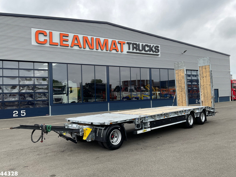 Humbaur 3-assige aanhangwagen met oprijrampen - شاحنة نقل سيارات مقطورة: صور 1 Humbaur 3-assige aanhangwagen met oprijrampen - شاحنة نقل سيارات مقطورة: صور 1